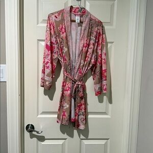 WHISPERS- Floral Pink and Tan Robe- L/Xl - note: pants sep